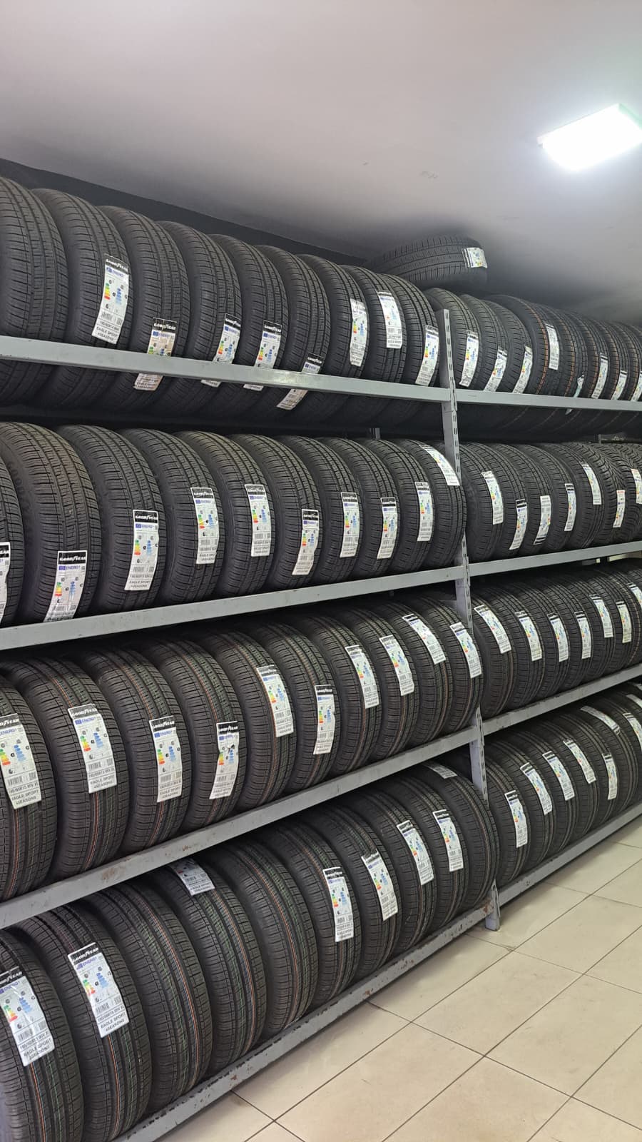 Dolu Lastik Raflarımız